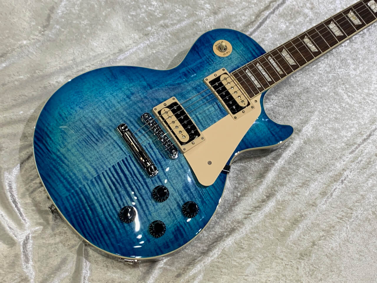 Exlusive LP Traditional Pro V