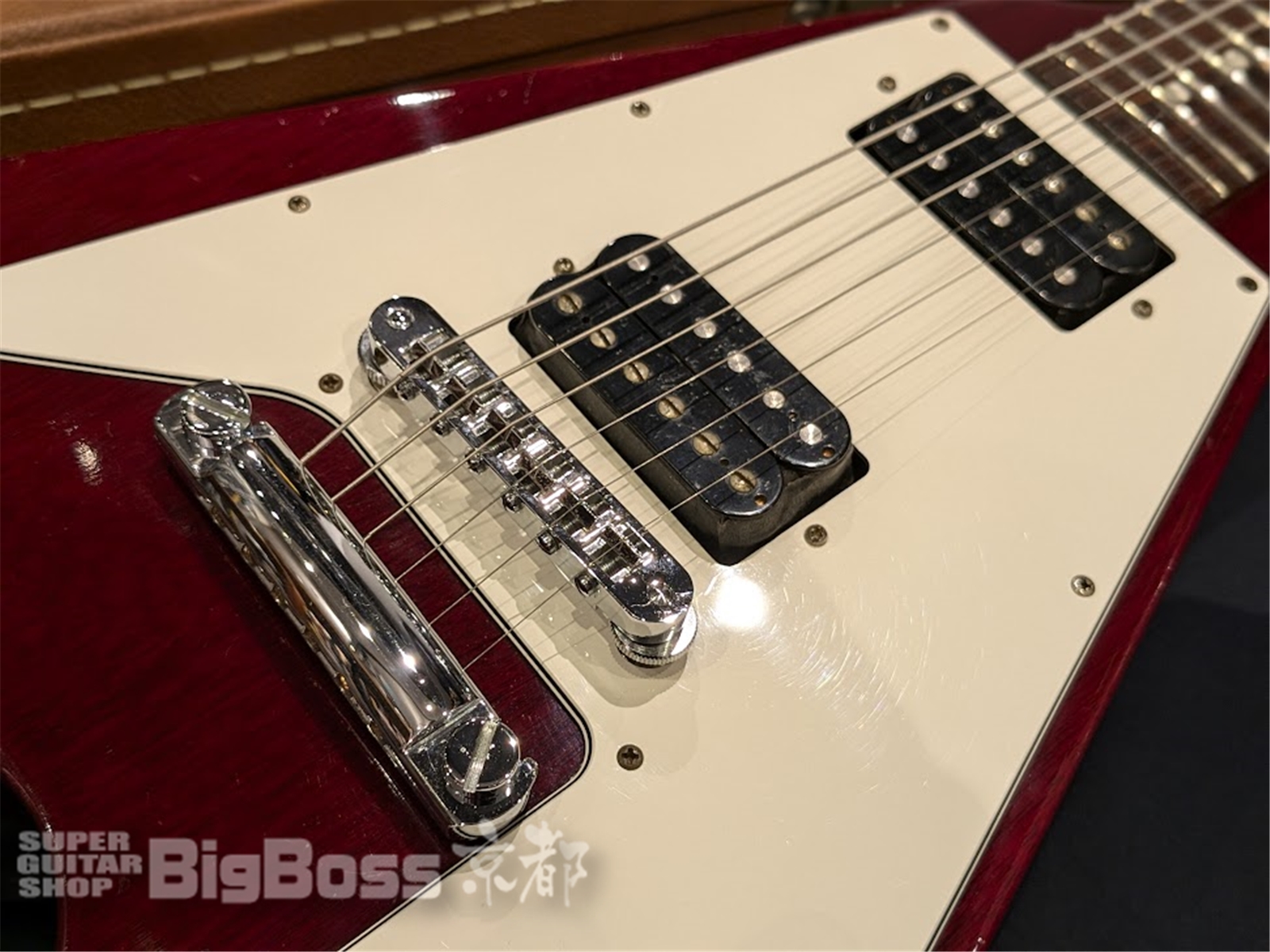 【USED / 即納可能】Gibson (ギブソン) Flying V / Cherry 京都店