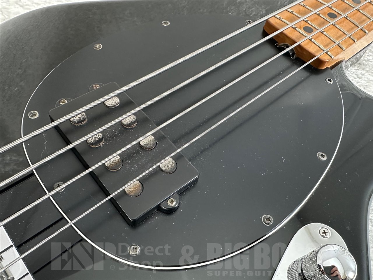 【即納可能/中古品】MUSICMAN(ミュージックマン) StingRay4 / Maple Finger Board (Black) お茶の水駅前店(東京)