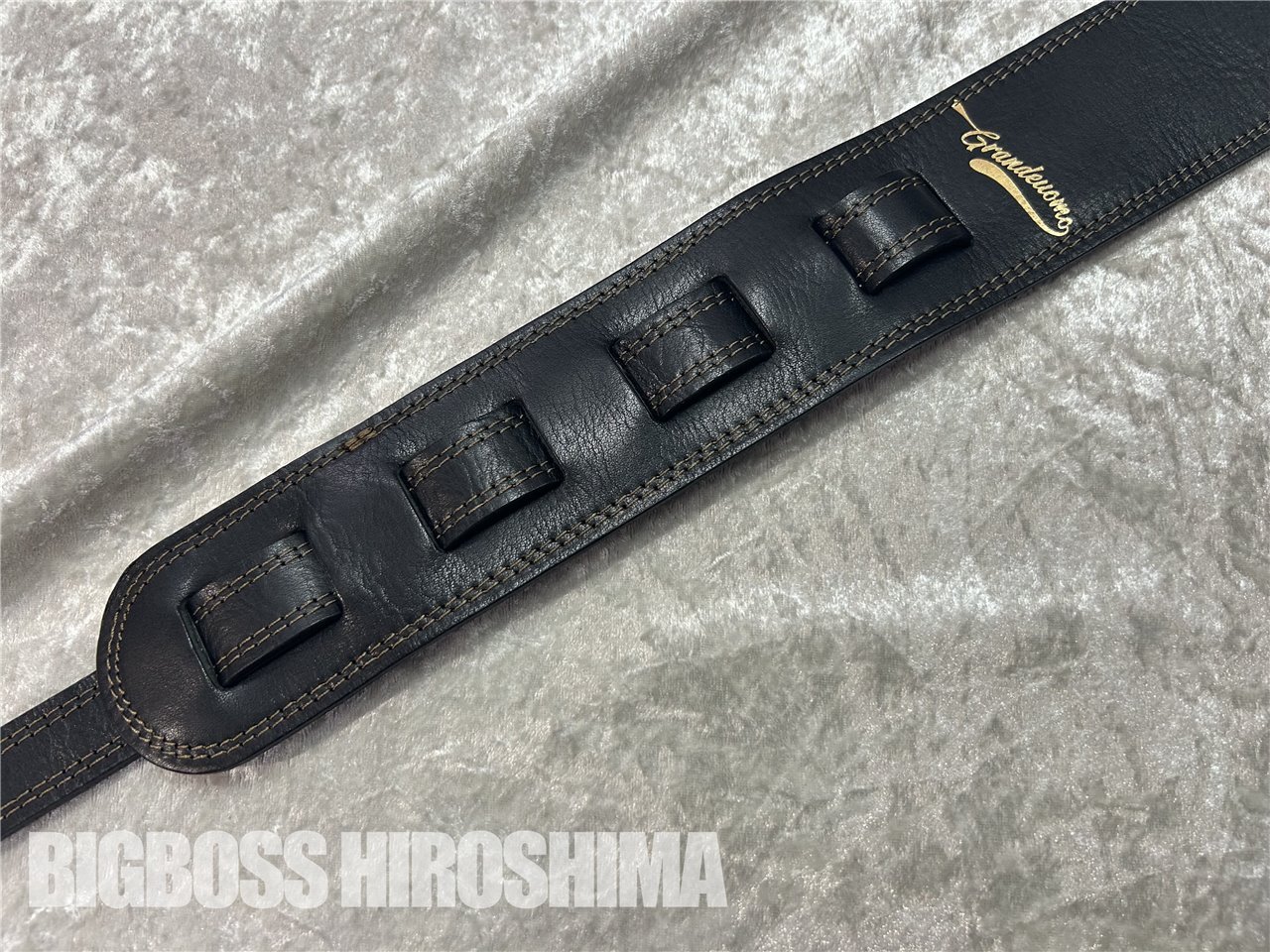 【即納可能】Grande uomo(グランデウオモ) Studs strap Saints (ストラップ) 広島店