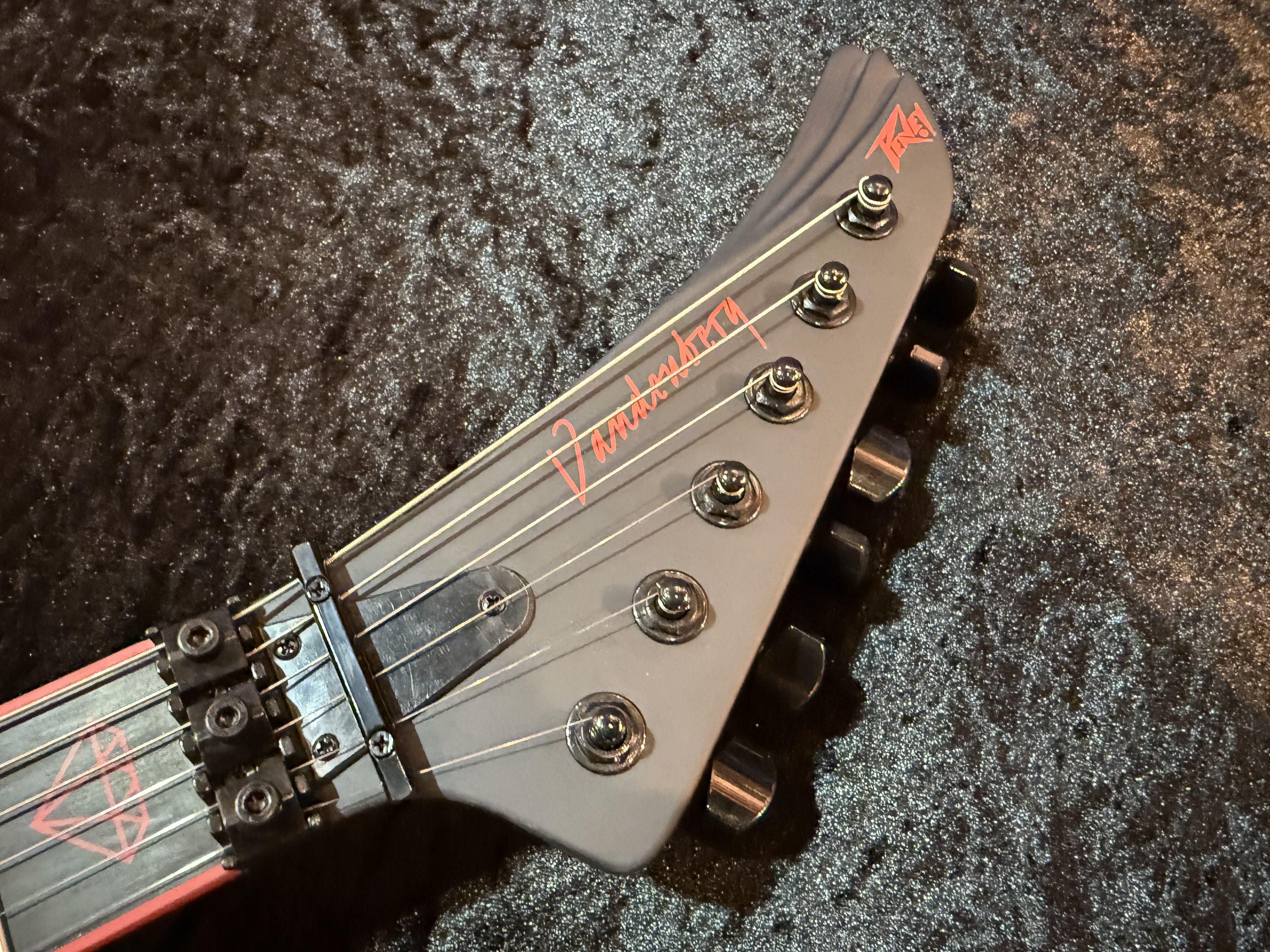 【即納可能】PEAVEY （ピーヴィー） Adrian Vandenberg Signature Guitar 【Matte Black】 福岡店