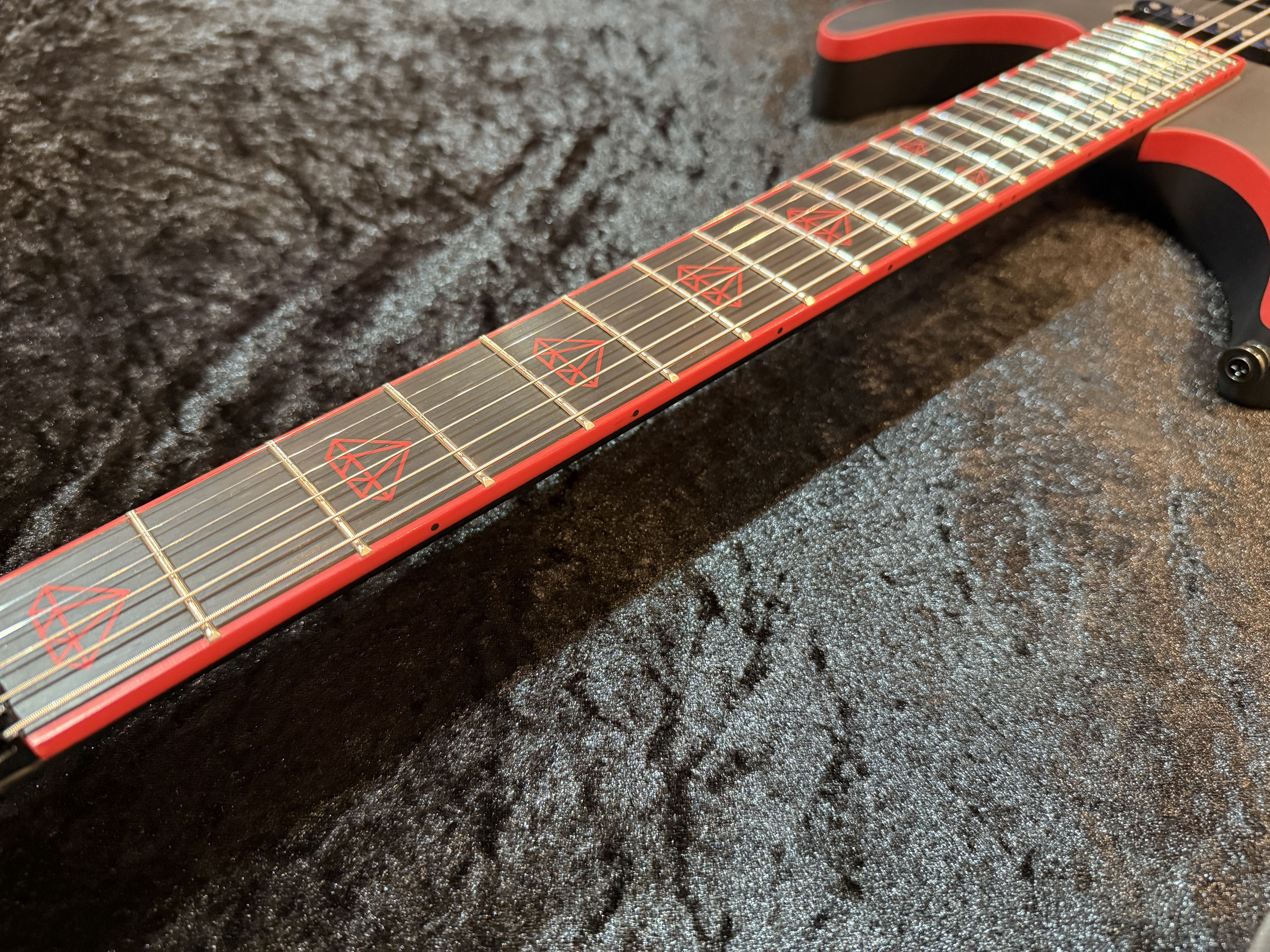 【即納可能】PEAVEY （ピーヴィー） Adrian Vandenberg Signature Guitar 【Matte Black】 福岡店