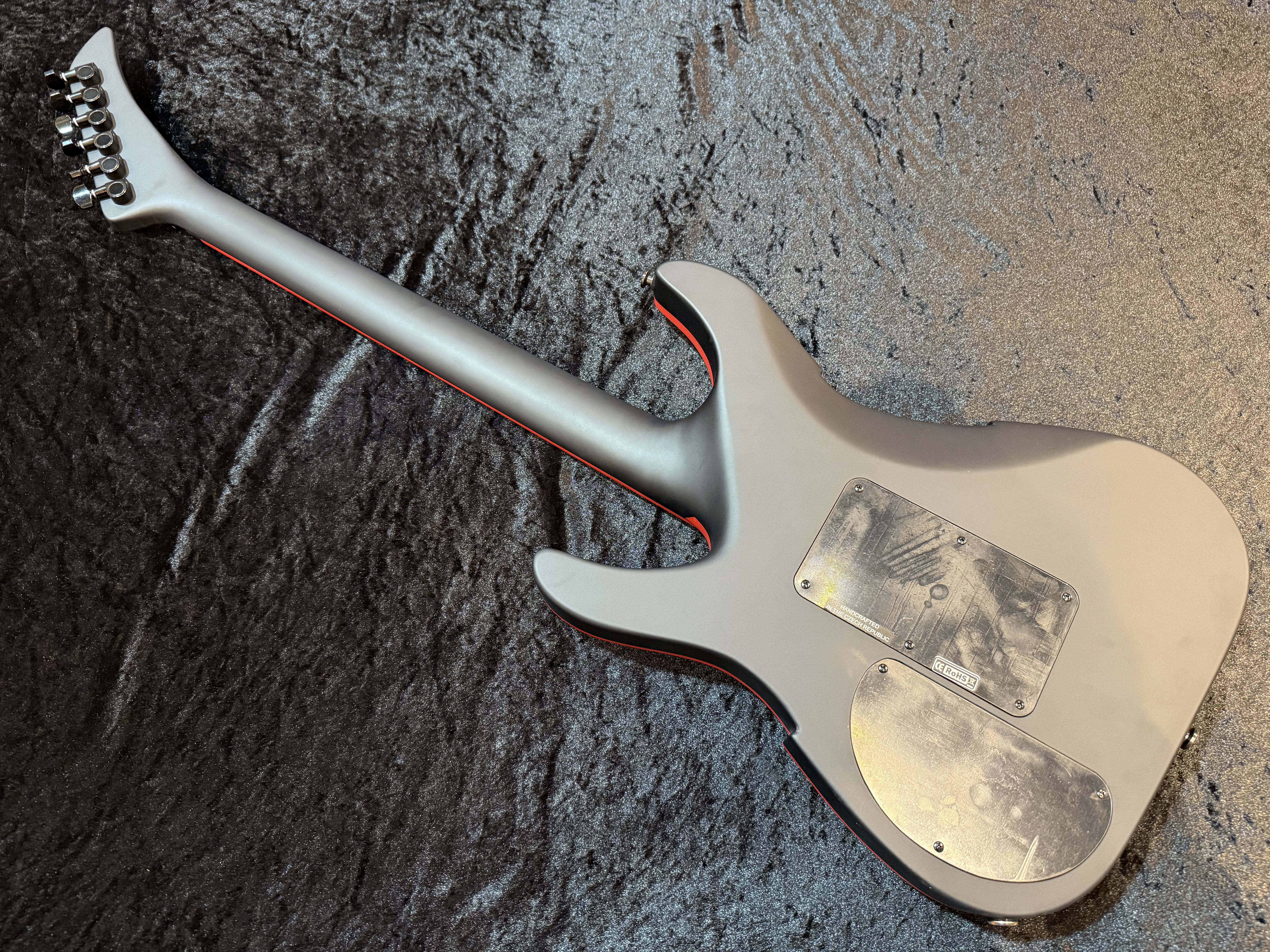 【即納可能】PEAVEY （ピーヴィー） Adrian Vandenberg Signature Guitar 【Matte Black】 福岡店