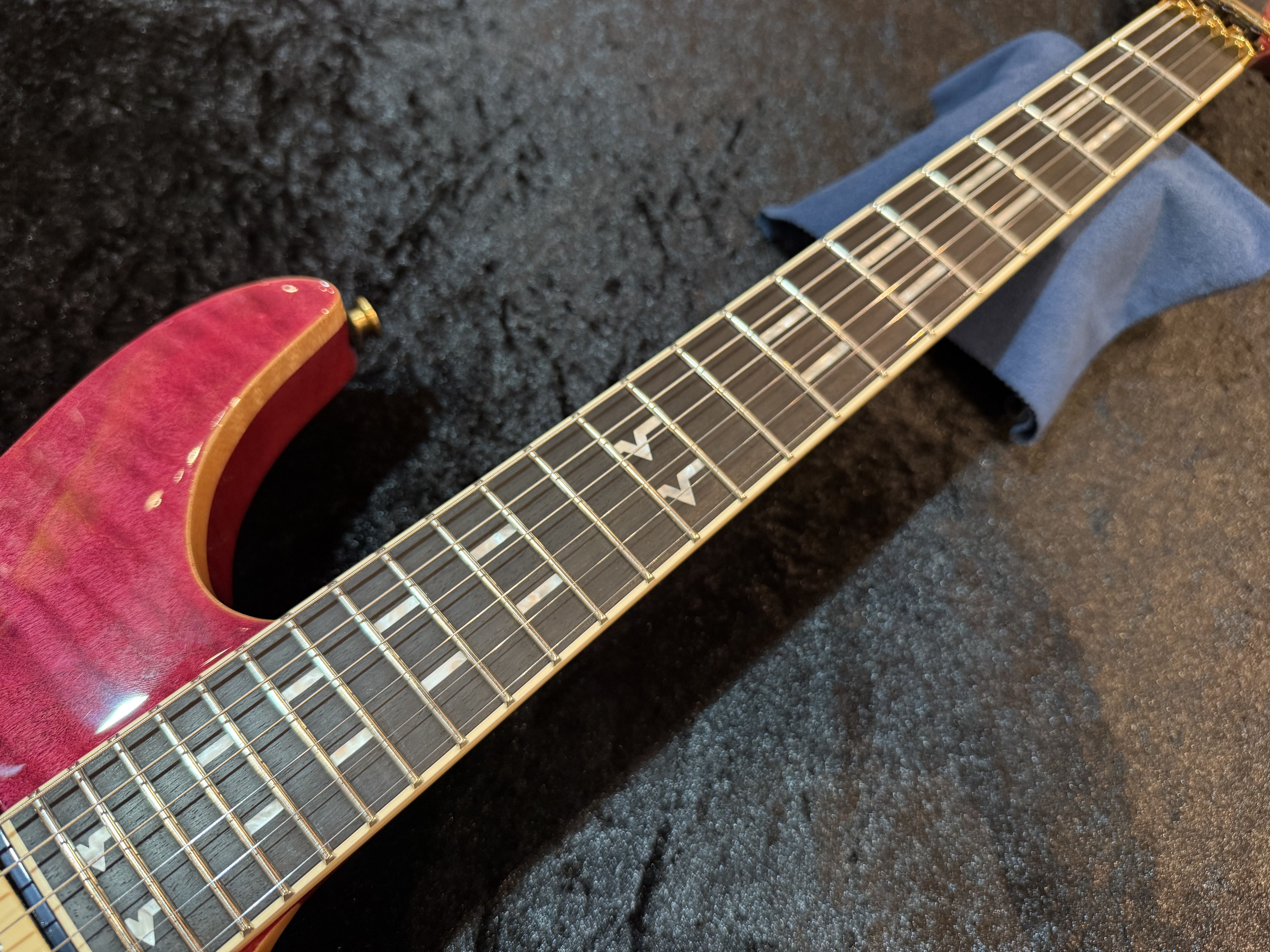 【即納可能】PEAVEY （ピーヴィー） Adrian Vandenberg Signature Guitar 【Purple Flame Maple】 福岡店