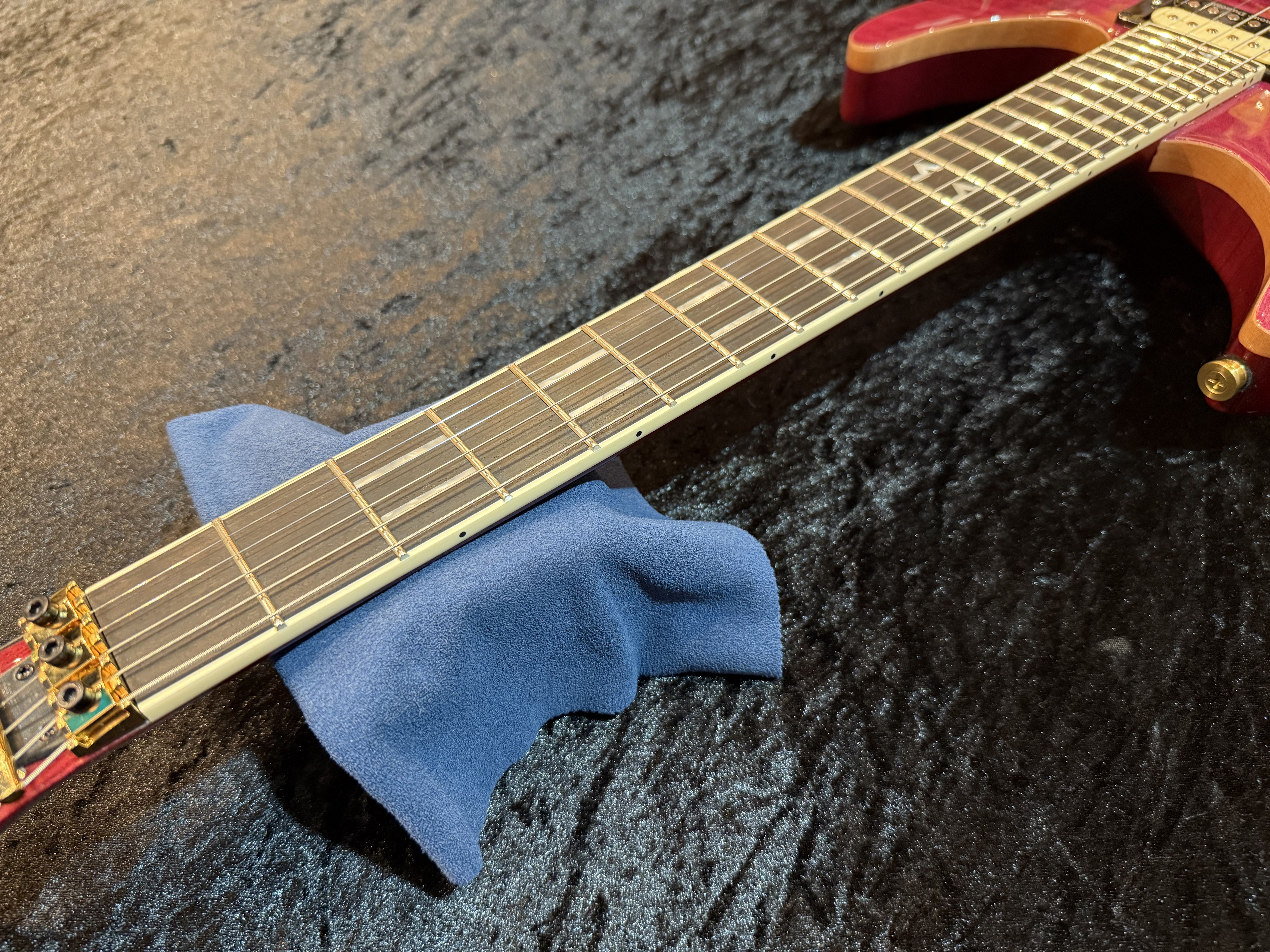 【即納可能】PEAVEY （ピーヴィー） Adrian Vandenberg Signature Guitar 【Purple Flame Maple】 福岡店