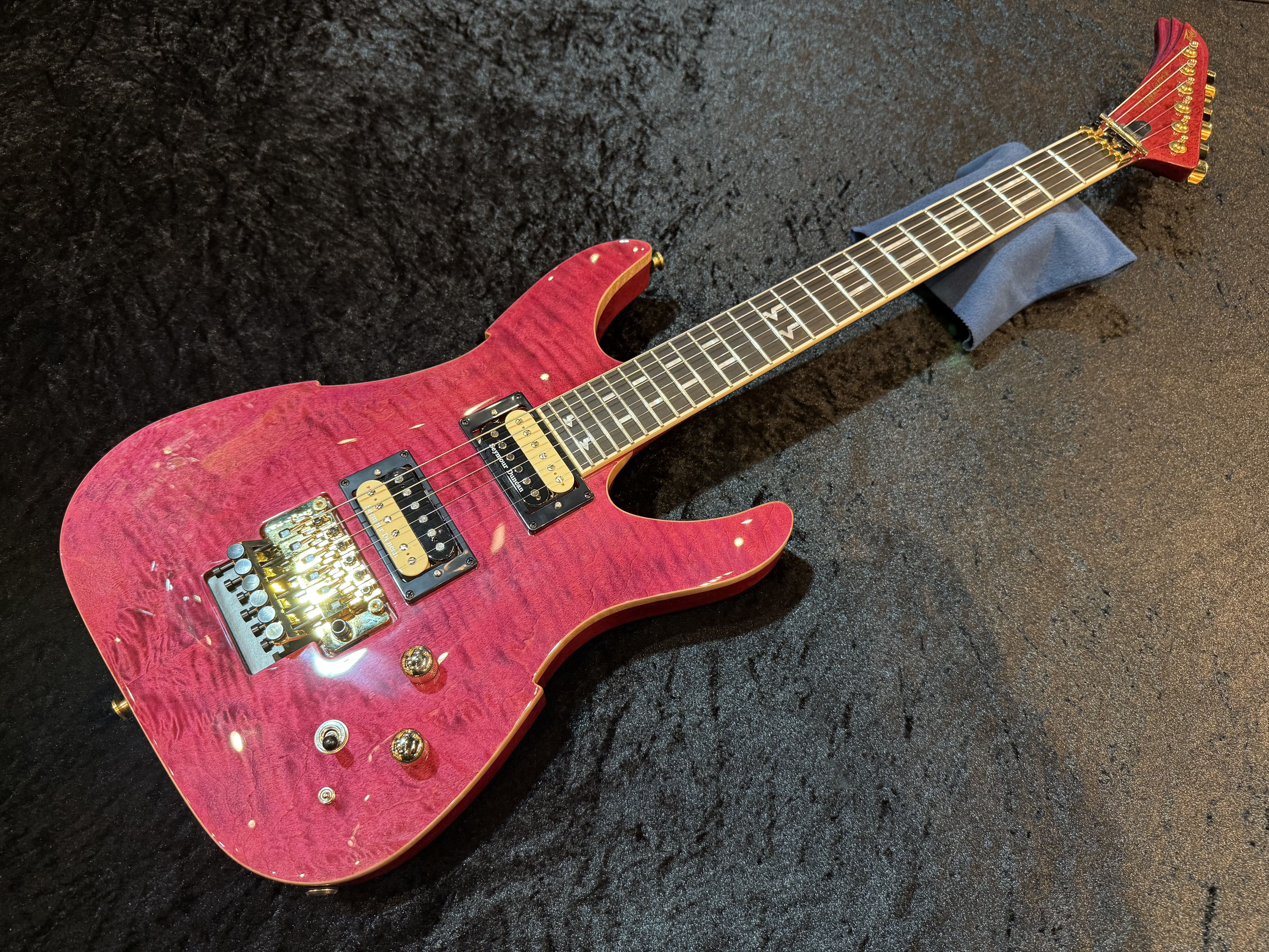 【即納可能】PEAVEY （ピーヴィー） Adrian Vandenberg Signature Guitar 【Purple Flame Maple】 福岡店