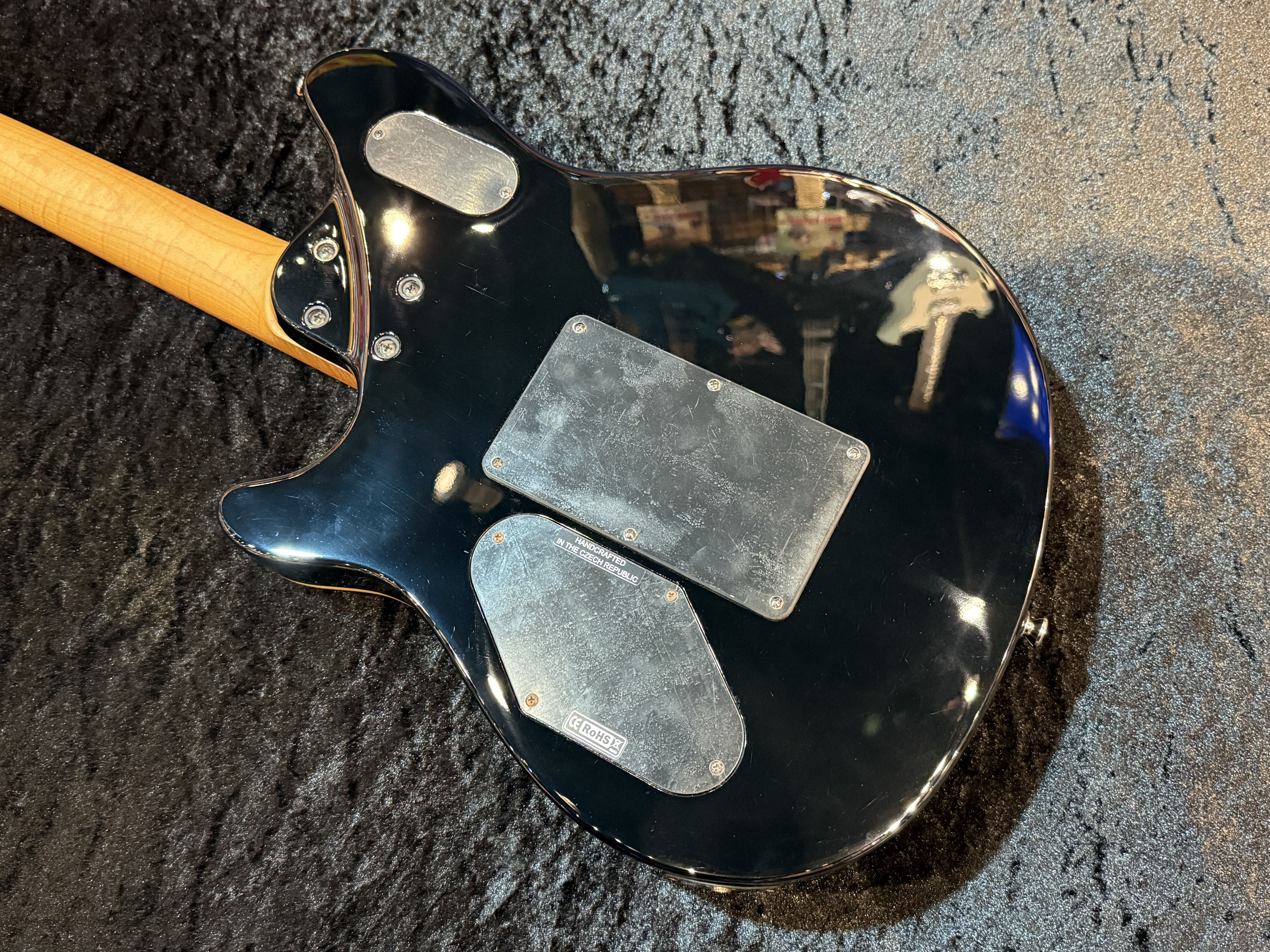 【即納可能】PEAVEY （ピーヴィー） HP 2 Poplar Burl RM 【Black】 福岡店