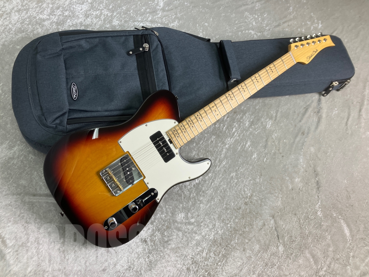 【即納可能/生産終了モデル】Three Dots Guitars(スリードッツギターズ) T Model / Maple Fingerboard / 3 Tone Burst お茶の水駅前店(東京)