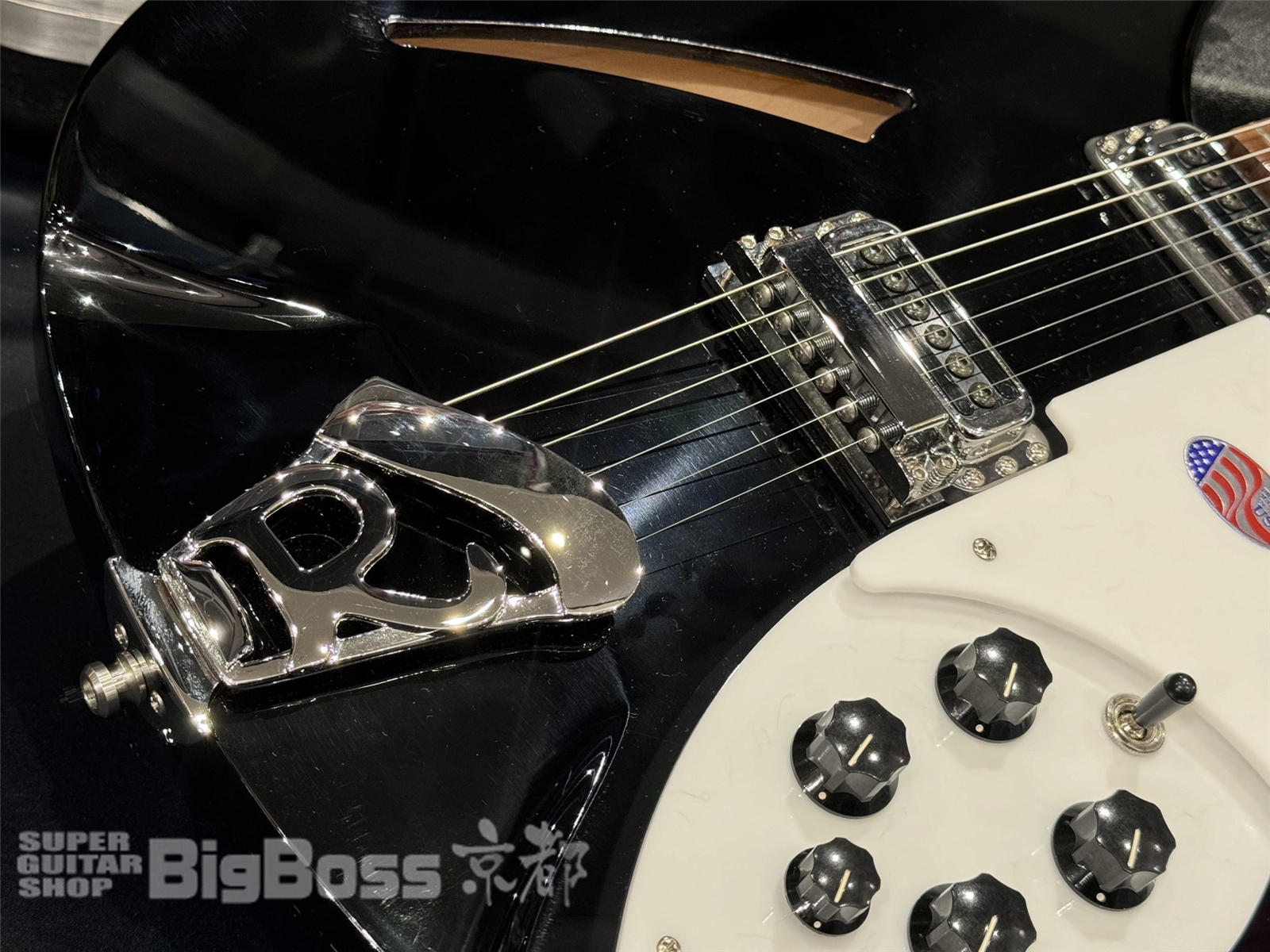 【即納可能】Rickenbacker (リッケンバッカー) 330 / Jetglo 京都店【中古・アウトレット タイムセール対象商品】