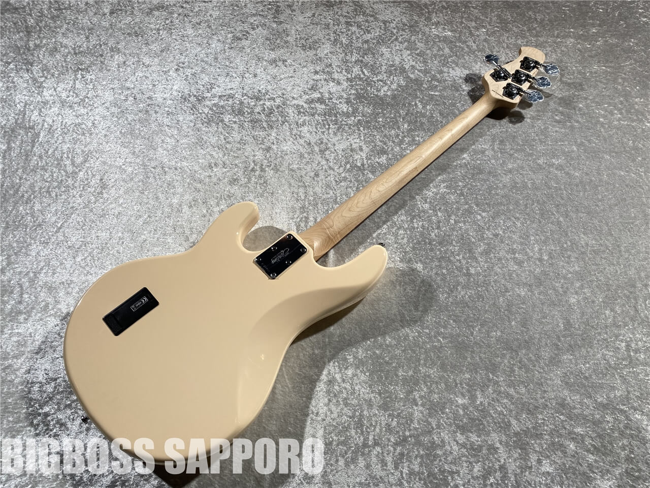 【即納可能】Sterling by MUSIC MAN(スターリンバイミュージックマン) SUB Series Ray4 (Vintage Cream) 札幌店