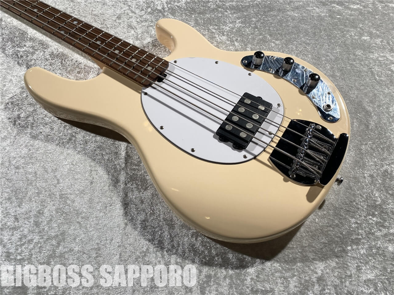 【即納可能】Sterling by MUSIC MAN(スターリンバイミュージックマン) SUB Series Ray4 (Vintage Cream) 札幌店