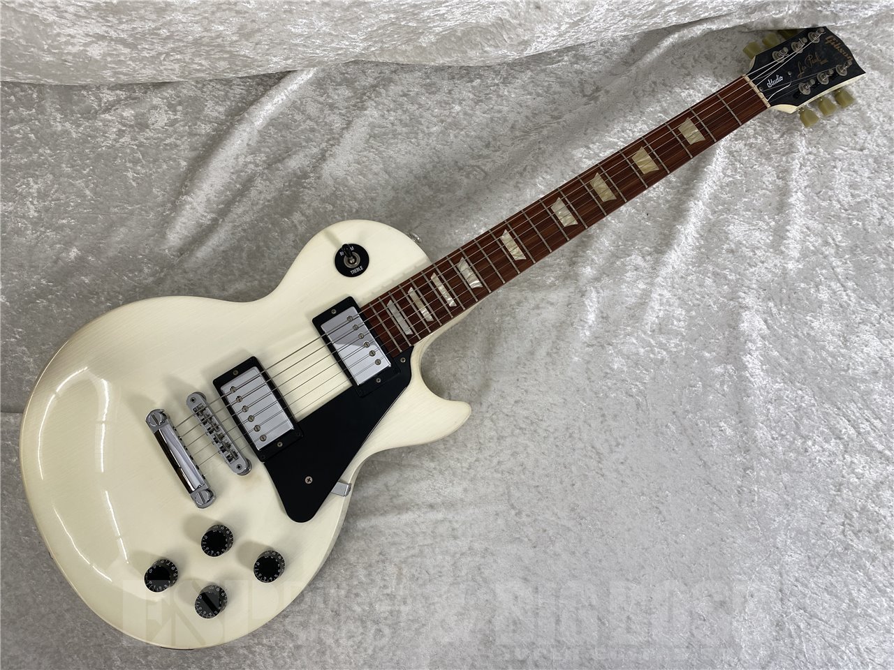 【即納可能/中古品】Gibson(ギブソン) Les Paul Studio 2016 / Antique White お茶の水駅前店(東京)