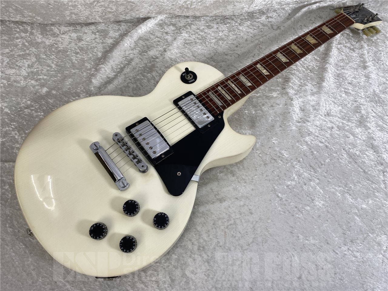 【即納可能/中古品】Gibson(ギブソン) Les Paul Studio 2016 / Antique White お茶の水駅前店(東京)
