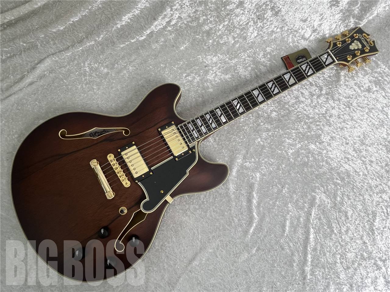 【即納可能】D'Angelico(ディアンジェリコ) Deluxe DC Satin/Brown Burst (セミアコ)お茶の水駅前店・別館