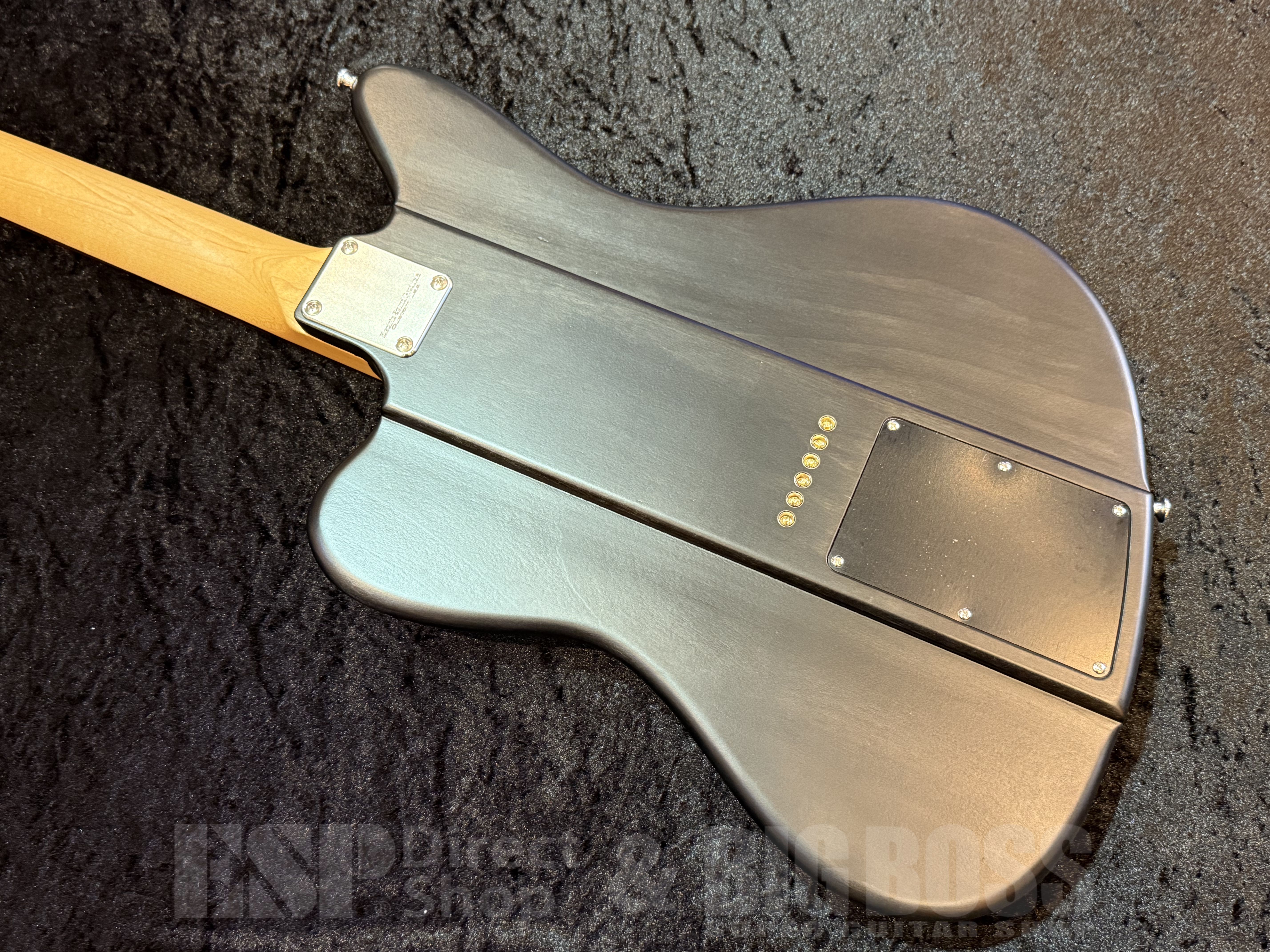 【即納可能】EDWARDS(エドワーズ)Platinum Edition KARMASTER【滝 善充/9mm Parabellum Bullet】 福岡店 - 9