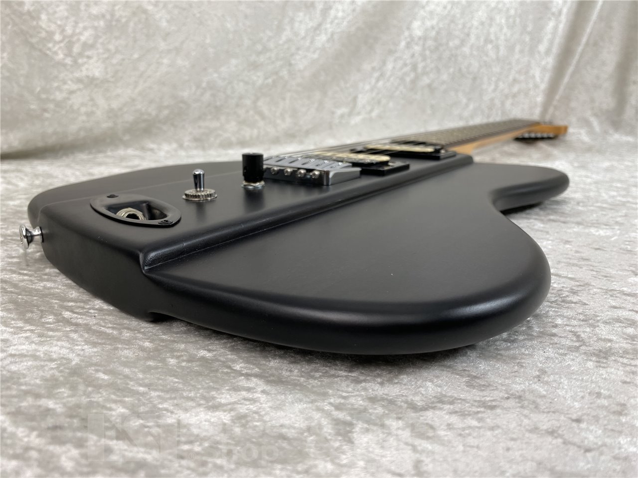 【即納可能】EDWARDS(エドワーズ)Platinum Edition KARMASTER (9mm Parabellum Bullet/滝 善充 Model) お茶の水駅前店(東京) - 4