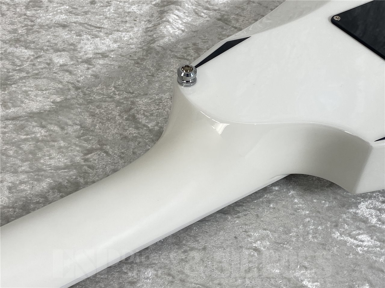 【即納可能】E-II(イーツー) SV (Snow White w/ Black Stripes) お茶の水駅前店(東京)