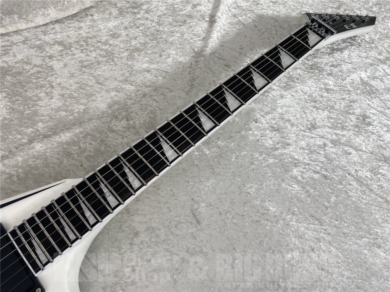 【即納可能】E-II(イーツー) SV (Snow White w/ Black Stripes) お茶の水駅前店(東京)