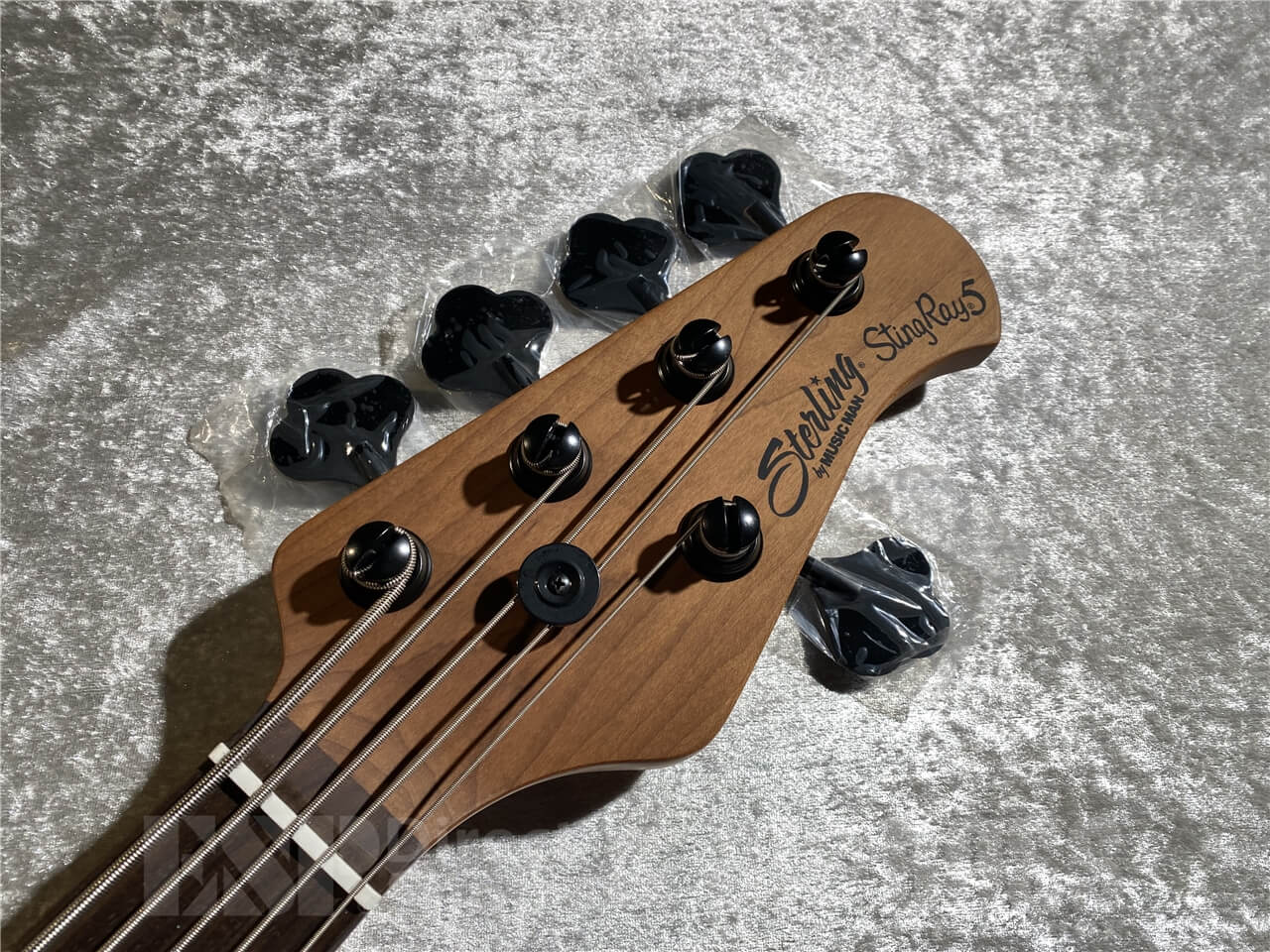 【即納可能】Sterling by MUSIC MAN(スターリンバイミュージックマン) STINGRAY RAY35 HH Spalted Maple Top (Blood Orange Burst) 札幌店