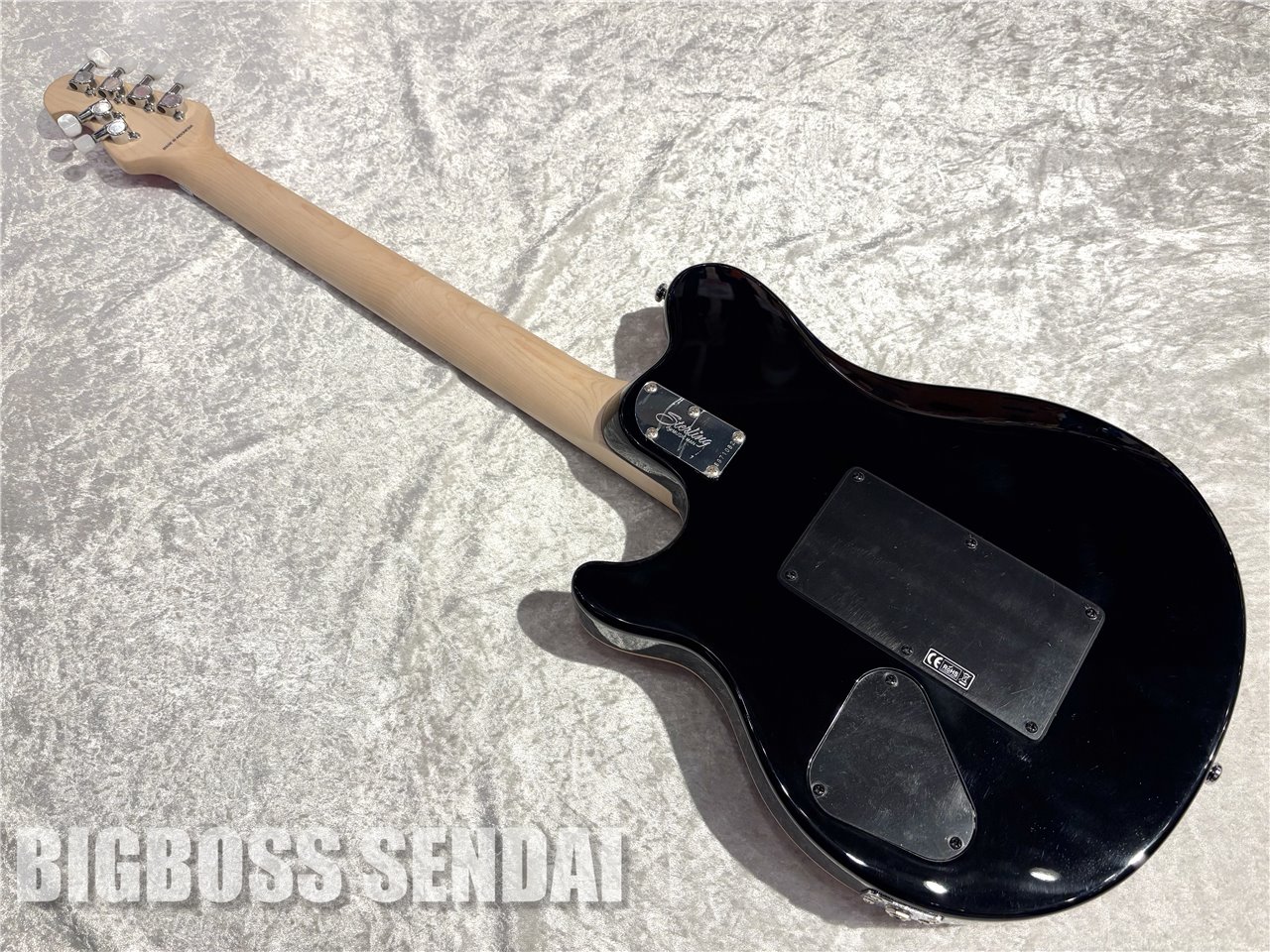 【即納可能】Sterling by MUSIC MAN AX 40 / Trans Pink 仙台店