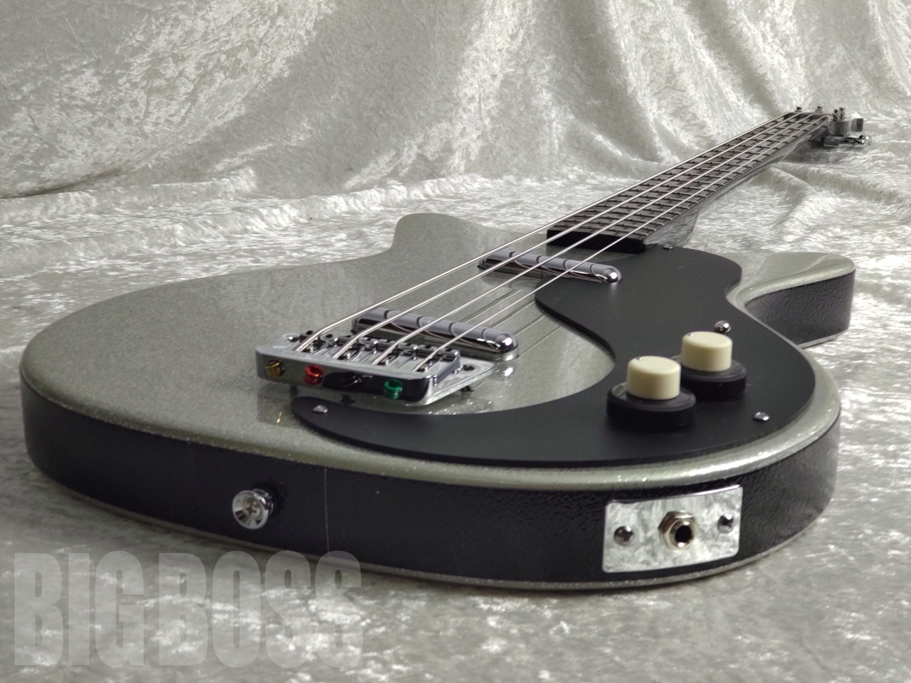 【即納可能】Danelectro(ダンエレクトロ) 59DC LONGSCALE BASS / METALFLAKE SILVER お茶の水駅前店(東京)