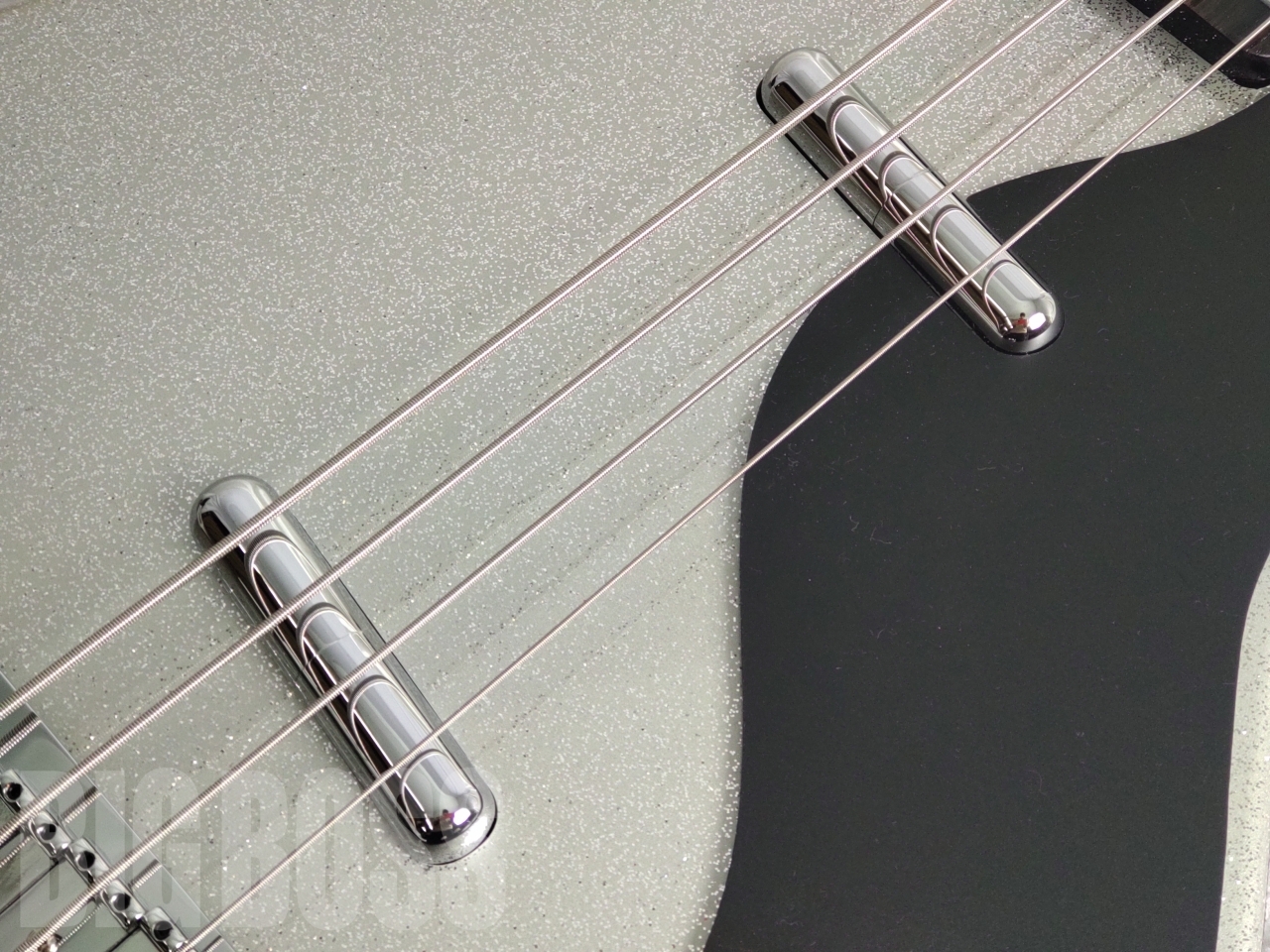 【即納可能】Danelectro(ダンエレクトロ) 59DC LONGSCALE BASS / METALFLAKE SILVER お茶の水駅前店(東京)