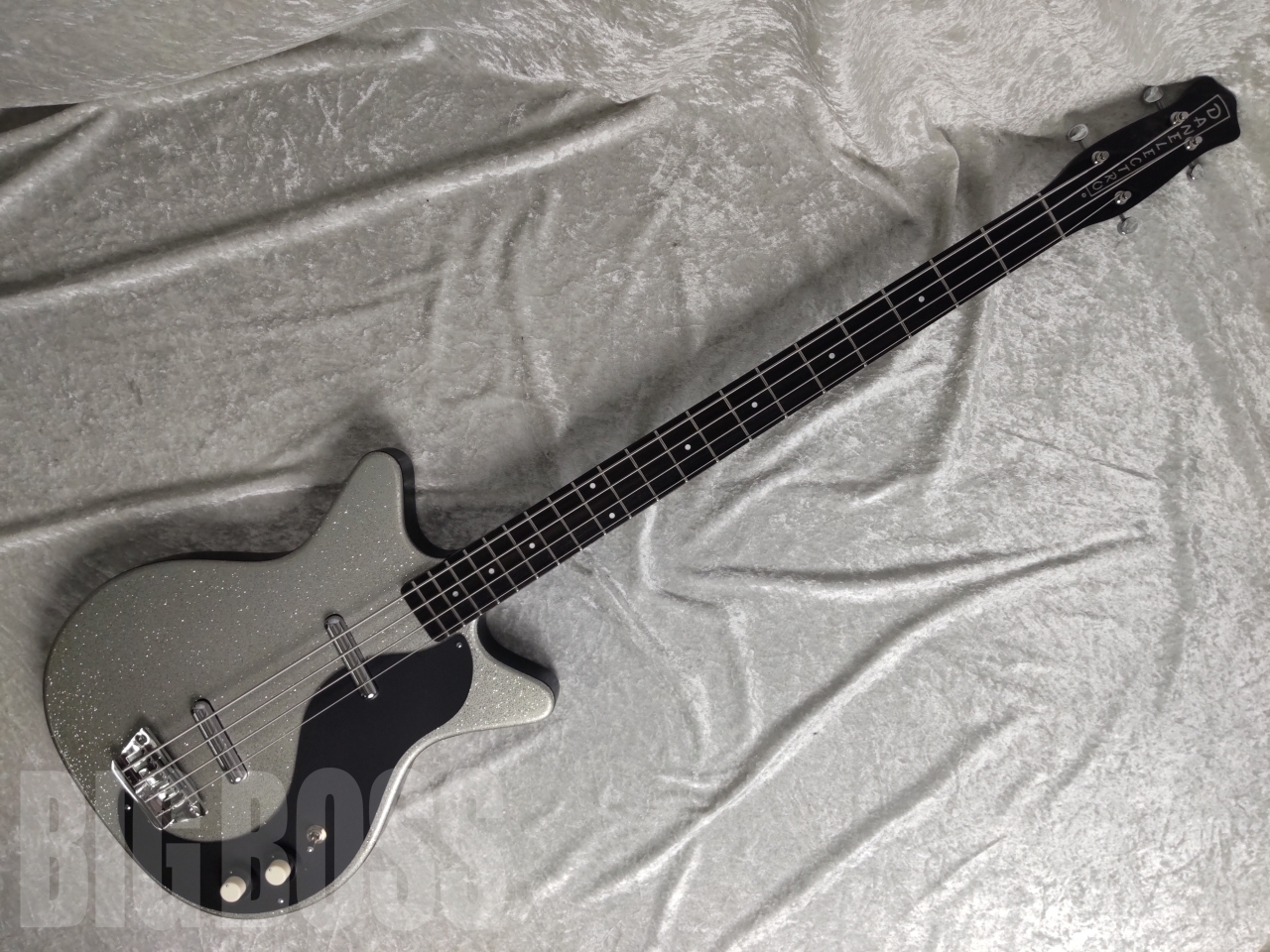 【即納可能】Danelectro(ダンエレクトロ) 59DC LONGSCALE BASS / METALFLAKE SILVER お茶の水駅前店(東京)