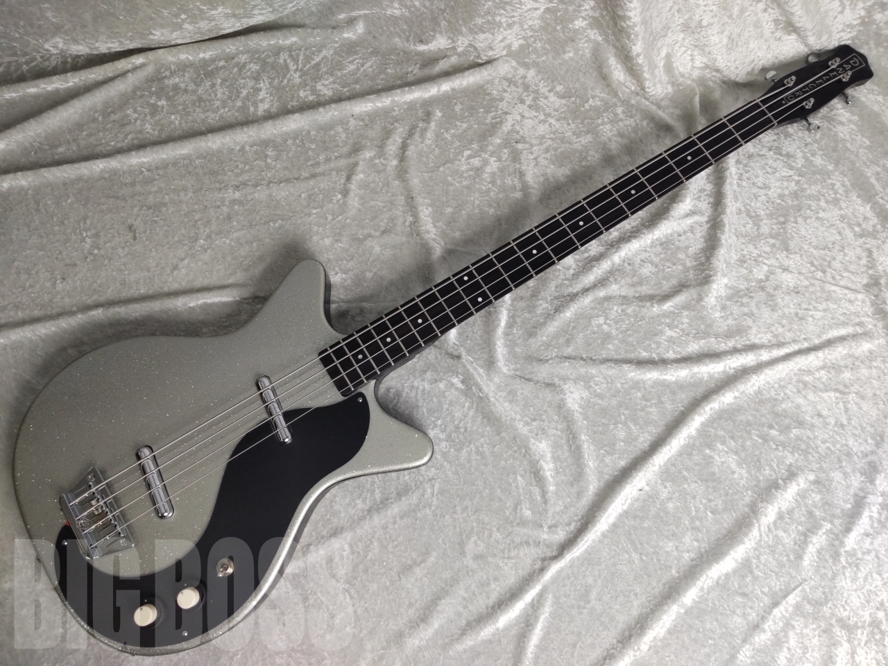 【即納可能】Danelectro(ダンエレクトロ) 59DC LONGSCALE BASS / METALFLAKE SILVER お茶の水駅前店(東京)