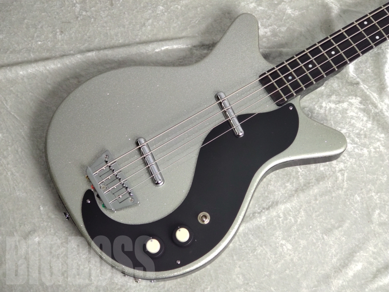 【即納可能】Danelectro(ダンエレクトロ) 59DC LONGSCALE BASS / METALFLAKE SILVER お茶の水駅前店(東京)