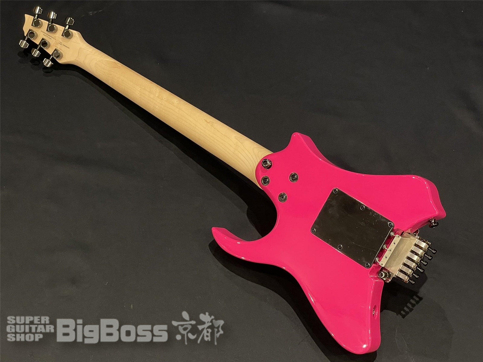 【USED/即納可能】Traveler Guitar(トラベラーギター) Vaibrant Deluxe V88X / Hot Pink 京都店