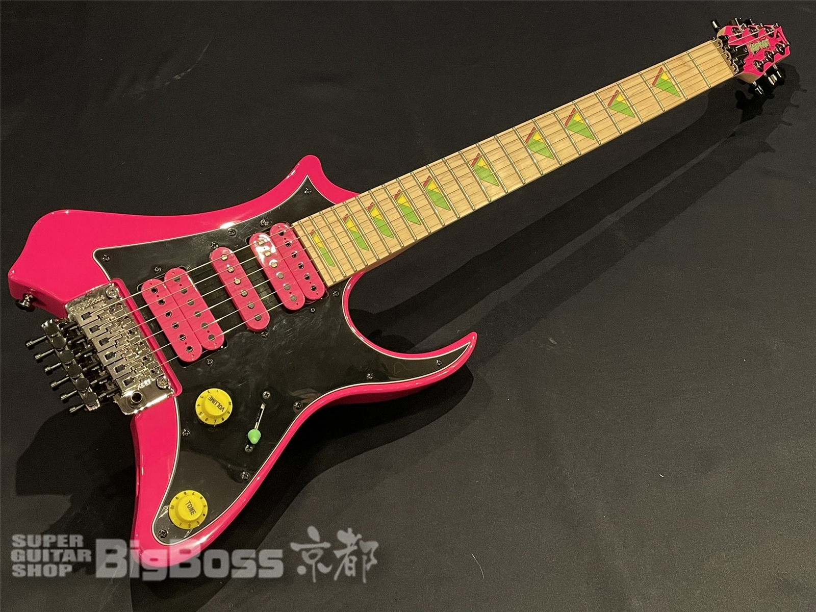 【USED/即納可能】Traveler Guitar(トラベラーギター) Vaibrant Deluxe V88X / Hot Pink 京都店