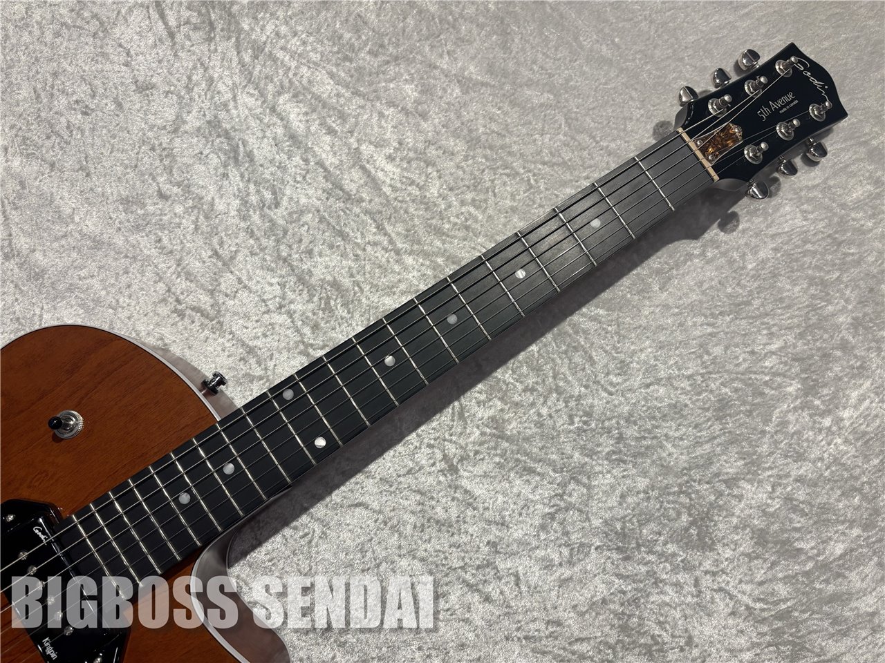 [BB仙台大決算]【即納可能/アウトレット】Godin(ゴダン)5th Ave Uptown Custom Havana Brown 仙台店