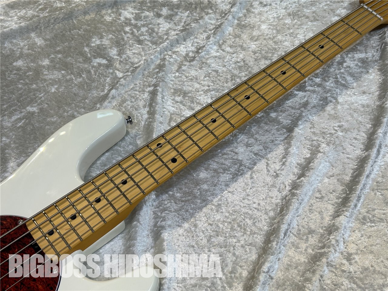 【即納可能】Sterling by MUSIC MAN RAY25CA / Olympic White 広島店【大決算SALE開催中｜3月31日(月)まで】