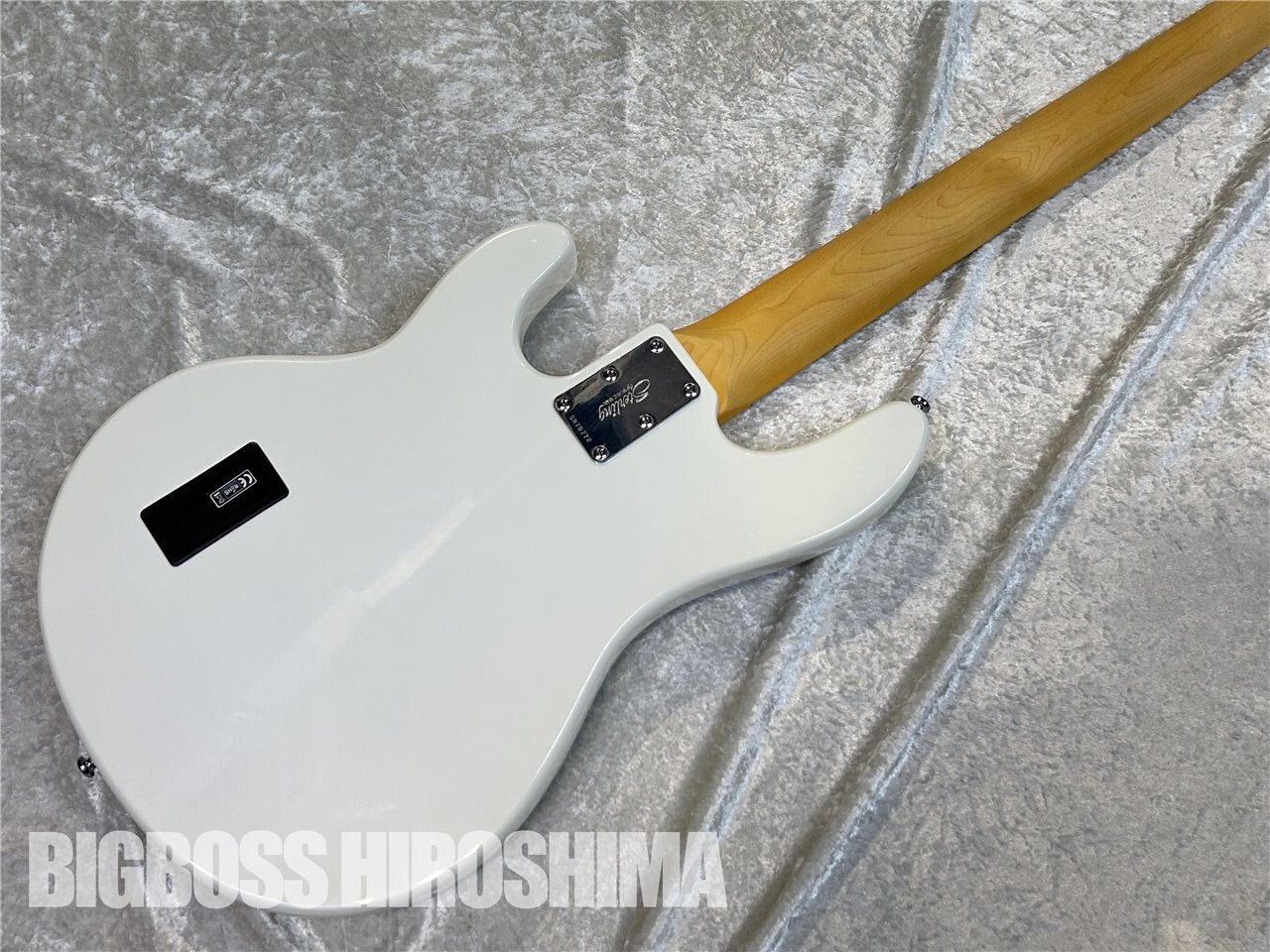 【即納可能】Sterling by MUSIC MAN RAY25CA / Olympic White 広島店【大決算SALE開催中｜3月31日(月)まで】