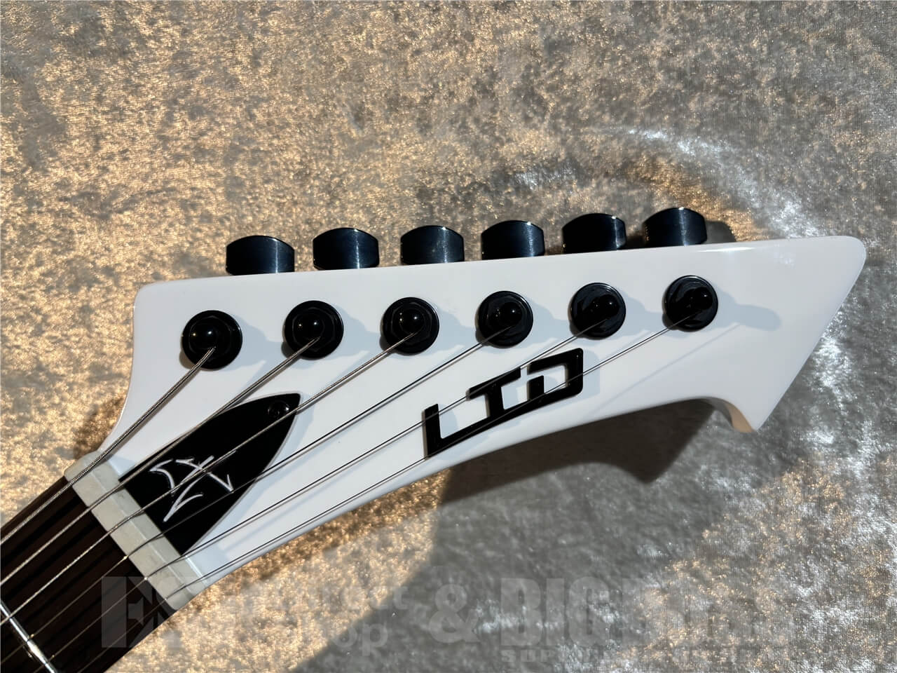 【即納可能】LTD(エルティーディー) SNAKEBYTE (Snow White/James Hetfield Signature Model) 札幌店 - 5