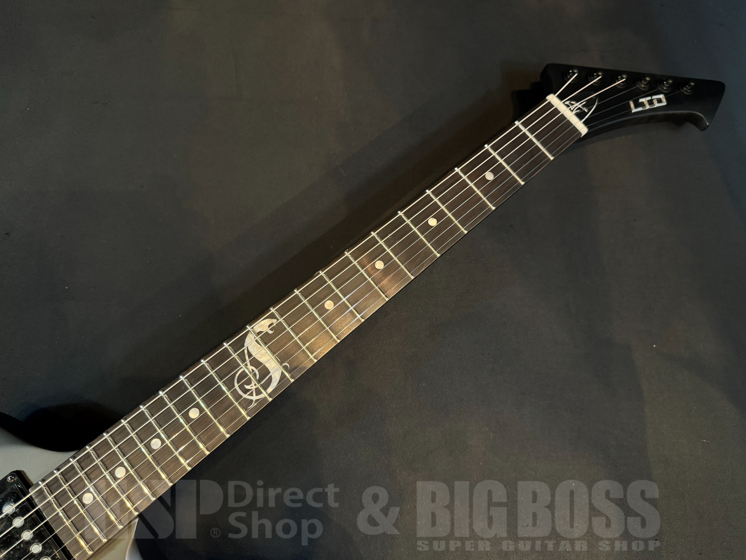 【即納可能】LTD(エルティーディー) SNAKEBYTE / Black Satin (METALLICA James Hetfieldモデル) 大阪店 - 4