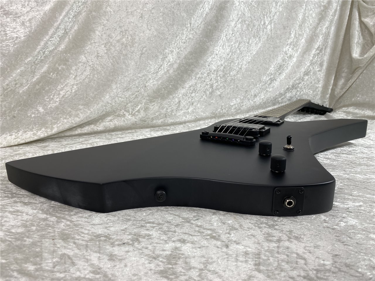 【即納可能】LTD(エルティーディー) SNAKEBYTE / Black Satin (METALLICA/James Hetfieldモデル) お茶の水駅前店(東京) - 4