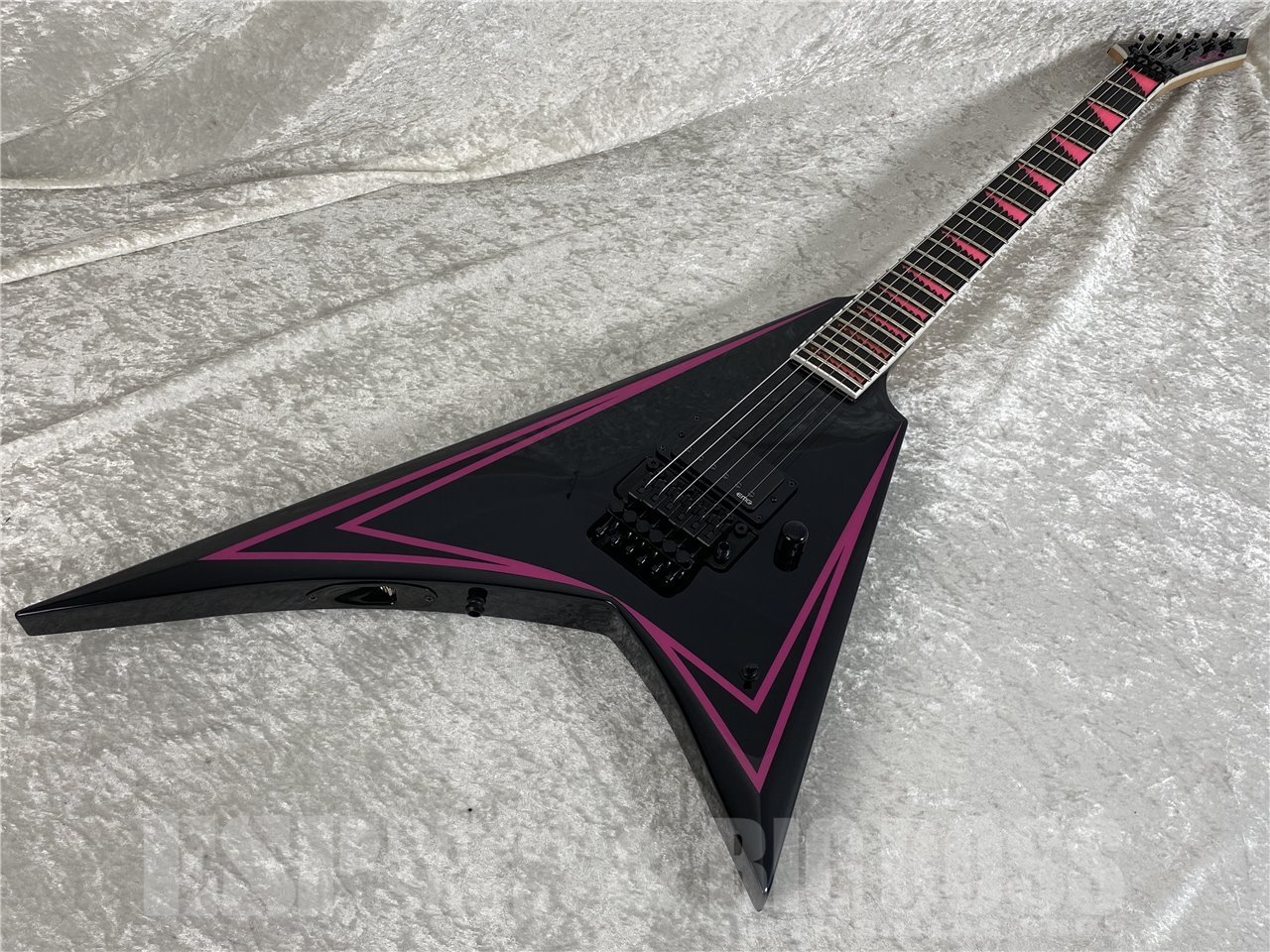 【即納可能】EDWARDS(エドワーズ) E-ALEXI PINK SAWTOOTH (BODOM AFTER MIDNIGHT/Alexi Laihoモデル)お茶の水駅前店(東京)