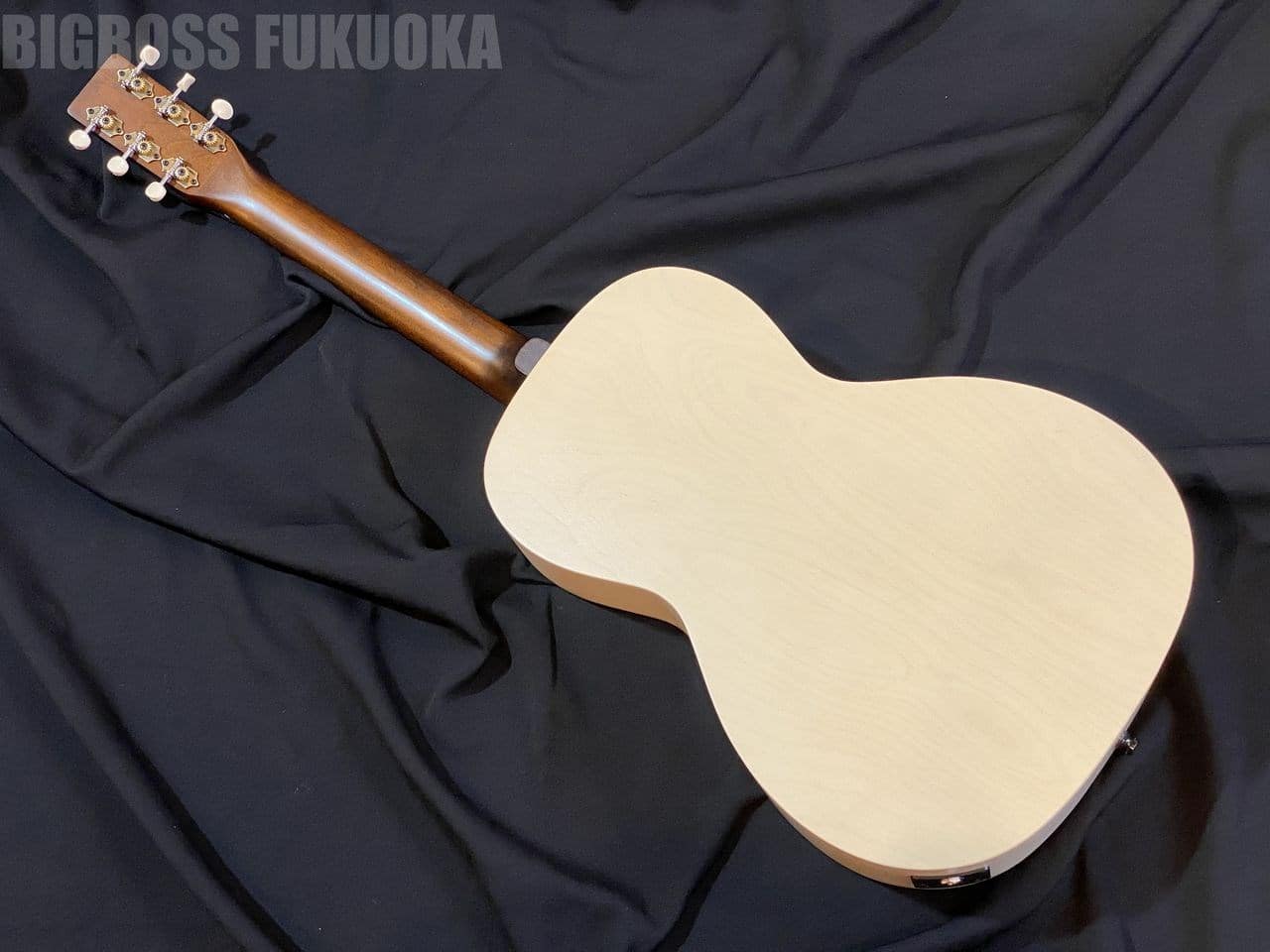 【即納可能】Art&Lutherie(アートアンドルシアー) Roadhouse【Faded Cream】福岡店