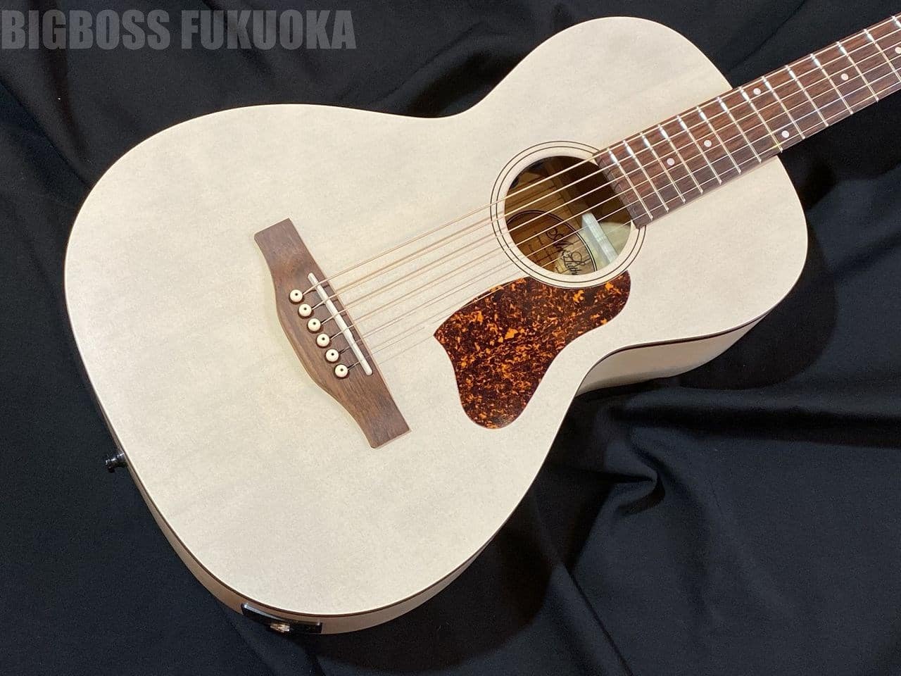 【即納可能】Art&Lutherie(アートアンドルシアー) Roadhouse【Faded Cream】福岡店