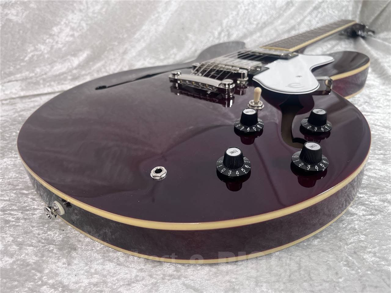 【即納可能】Epiphone ( エピフォン ) Noel Gallagher Riviera/Dark Wine Red  (セミアコースティックギター) お茶の水駅前店・別館 - 10