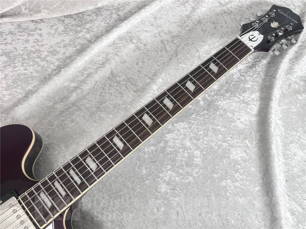 【即納可能】Epiphone ( エピフォン ) Noel Gallagher Riviera/Dark Wine Red  (セミアコースティックギター) お茶の水駅前店・別館 - 5