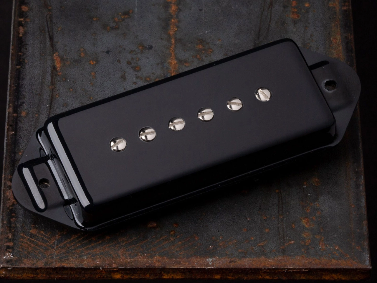 Seymour Duncan(セイモアダンカン) RETROSPEC'D AQ-P90-b Dog Ear (Black Cover) | ANTIQUITY™ RETROSPEC'D P90 DOG EAR (P90用ピックアップ)