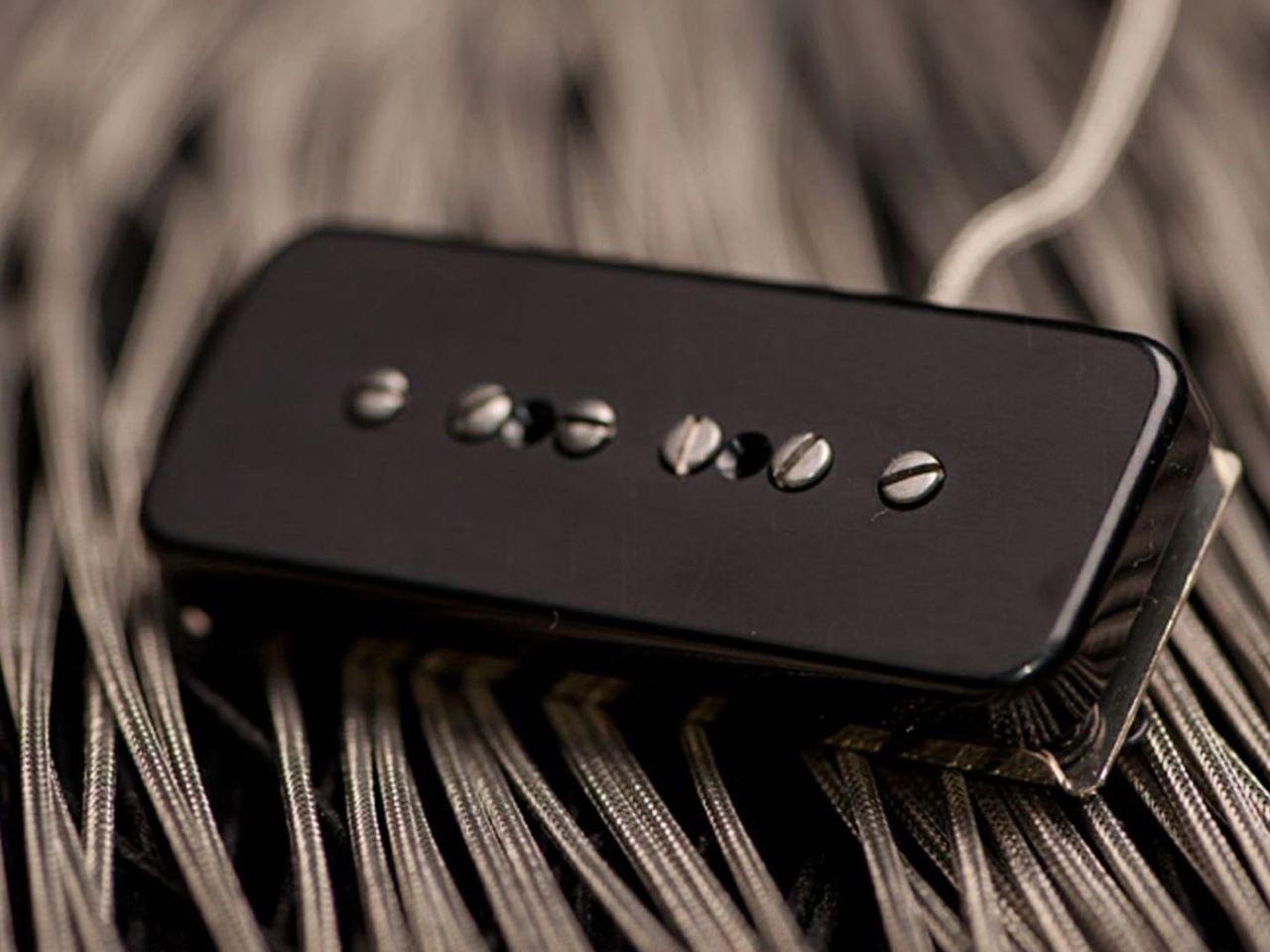Seymour Duncan(セイモアダンカン) AQ-P90-n (Black Cover) | ANTIQUITY™ P90 (P90用ピックアップ) - 2