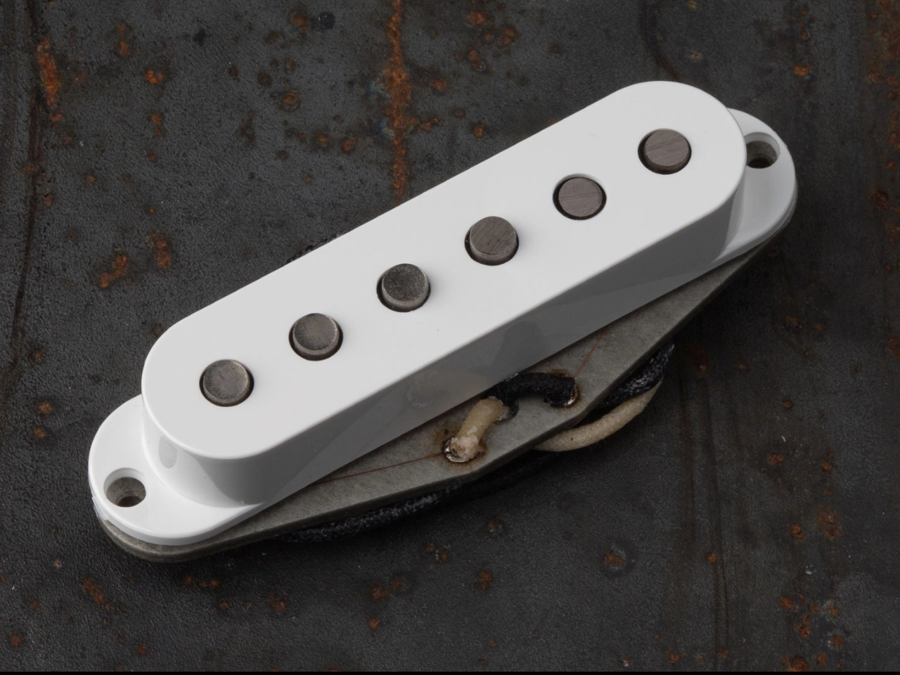 Seymour Duncan(セイモアダンカン) RETROSPEC'D AQ-2 SF Cus-b | ANTIQUITY II™ RETROSPEC'D Surfer Strat "Custom Bridge" (ストラトキャスター用ピックアップ)