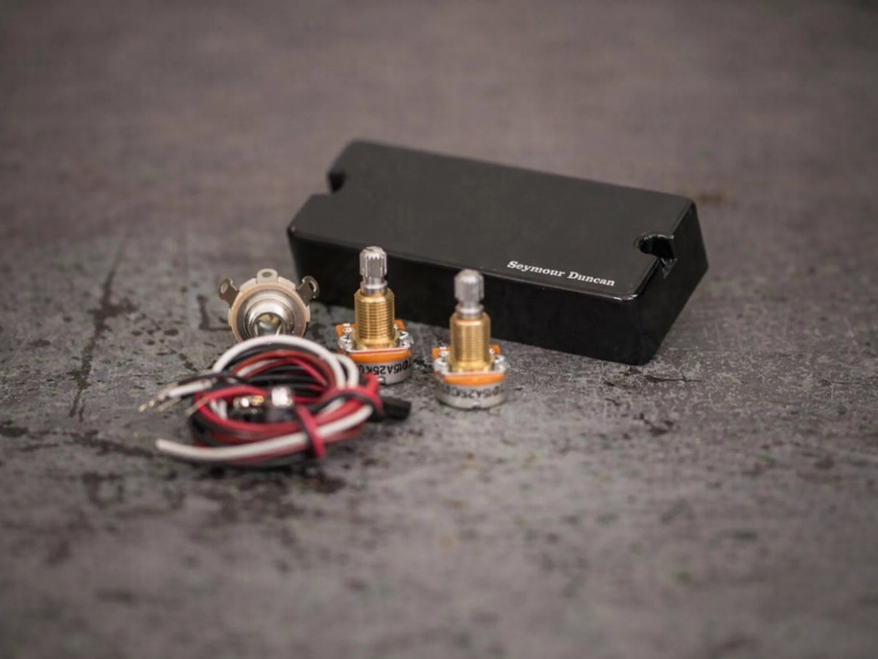 Seymour Duncan(セイモアダンカン) AHB-1n-7 PH2 | Blackouts® Active Mount (ハムバッカーピックアップ)