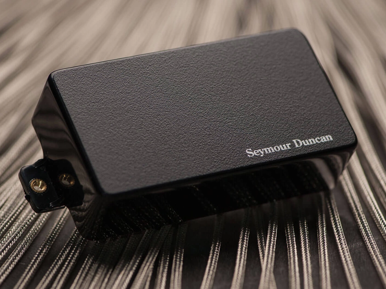 Seymour Duncan(セイモアダンカン) AHB-2(White)| Blackouts® Metal(ハムバッカーピックアップ)
