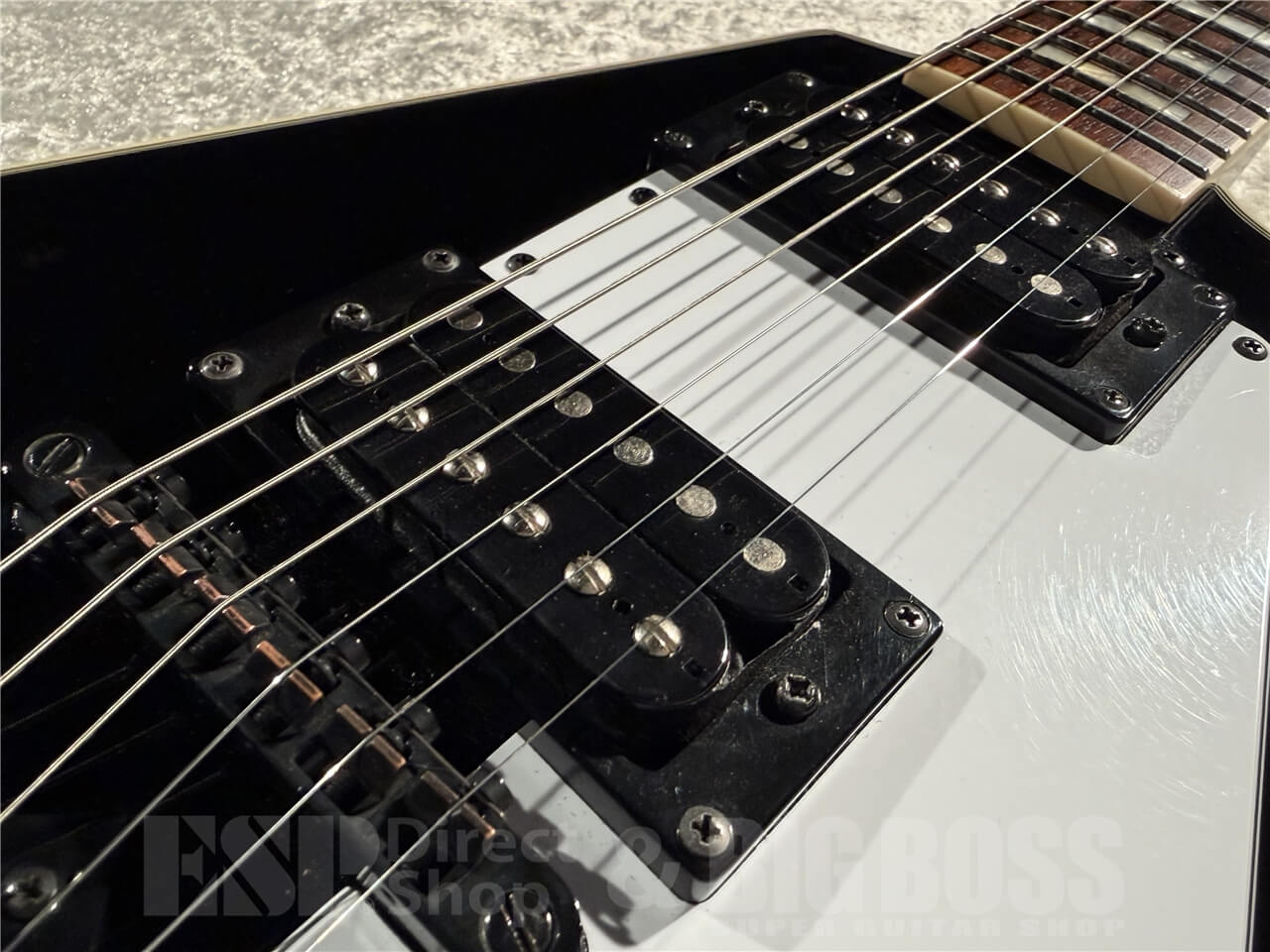 【即納可能/お客様委託中古品】Epiphone(エピフォン) Limited Edition Flying V Custom Ebony w/Black Parts 札幌店 - 3