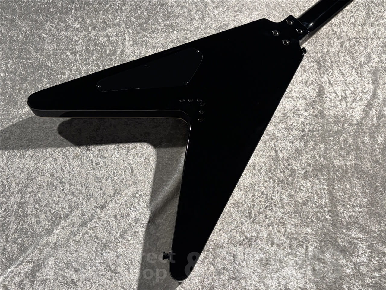 【即納可能/お客様委託中古品】Epiphone(エピフォン) Limited Edition Flying V Custom Ebony w/Black Parts 札幌店 - 7