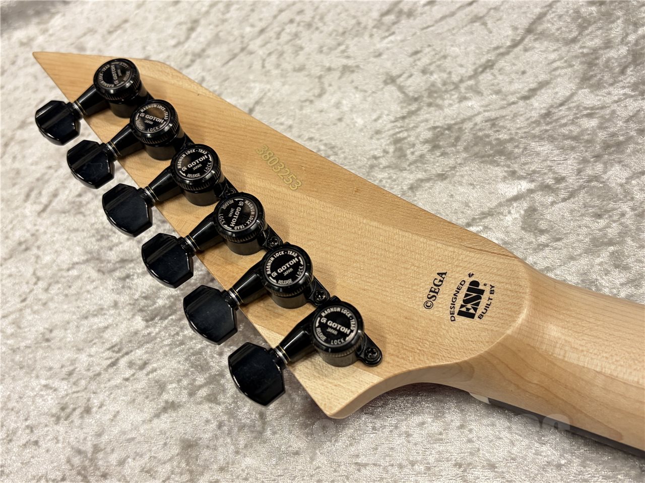 【即納可能】ESP×SONIC（イーエスピー×ソニック）SONIC THE HEDGEHOG GUITAR III -Classic Sonic Edition-（Classic Sonic Collage Art Top / Black Satin Back）　名古屋店 - 6